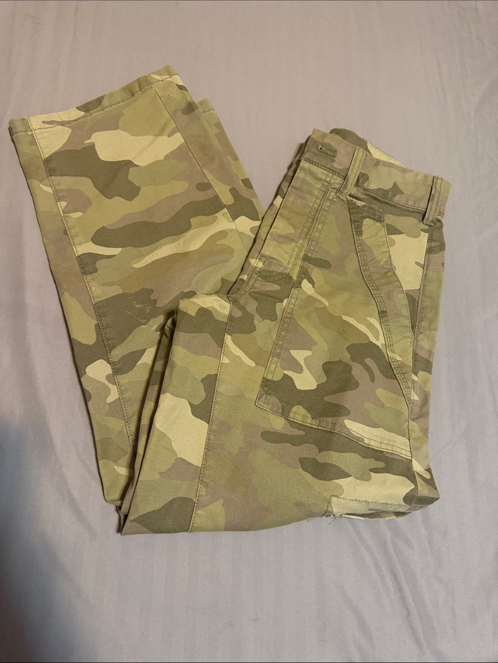 Pilcro Men's Green Camouflage Cargo Pants